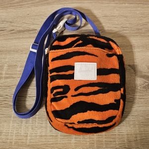 Herschel  Supply Co Cruz Crossbody  EUC